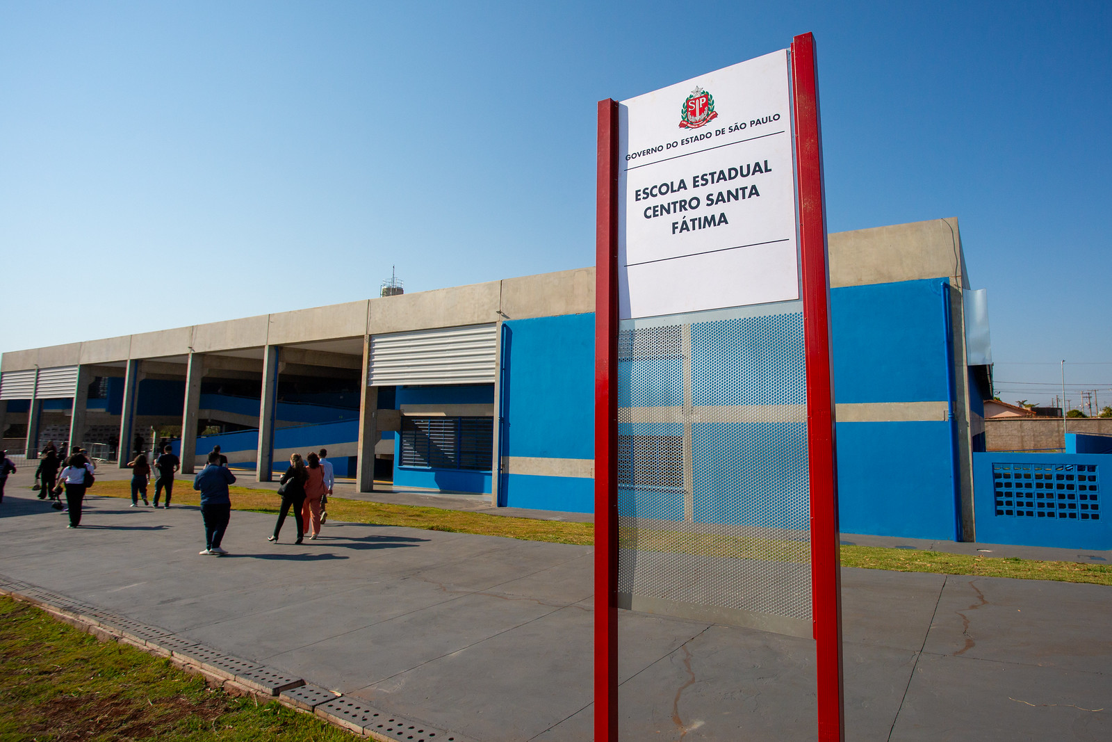 Inauguração da Escola Estadual Centro Santa Fátima