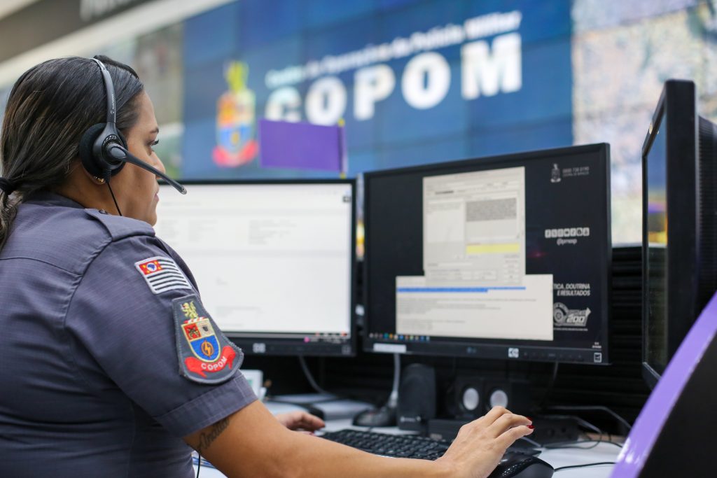 Copom Cabine Lilás